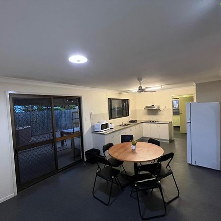 Tomato Backpackers Hostel Bundaberg Exterior photo